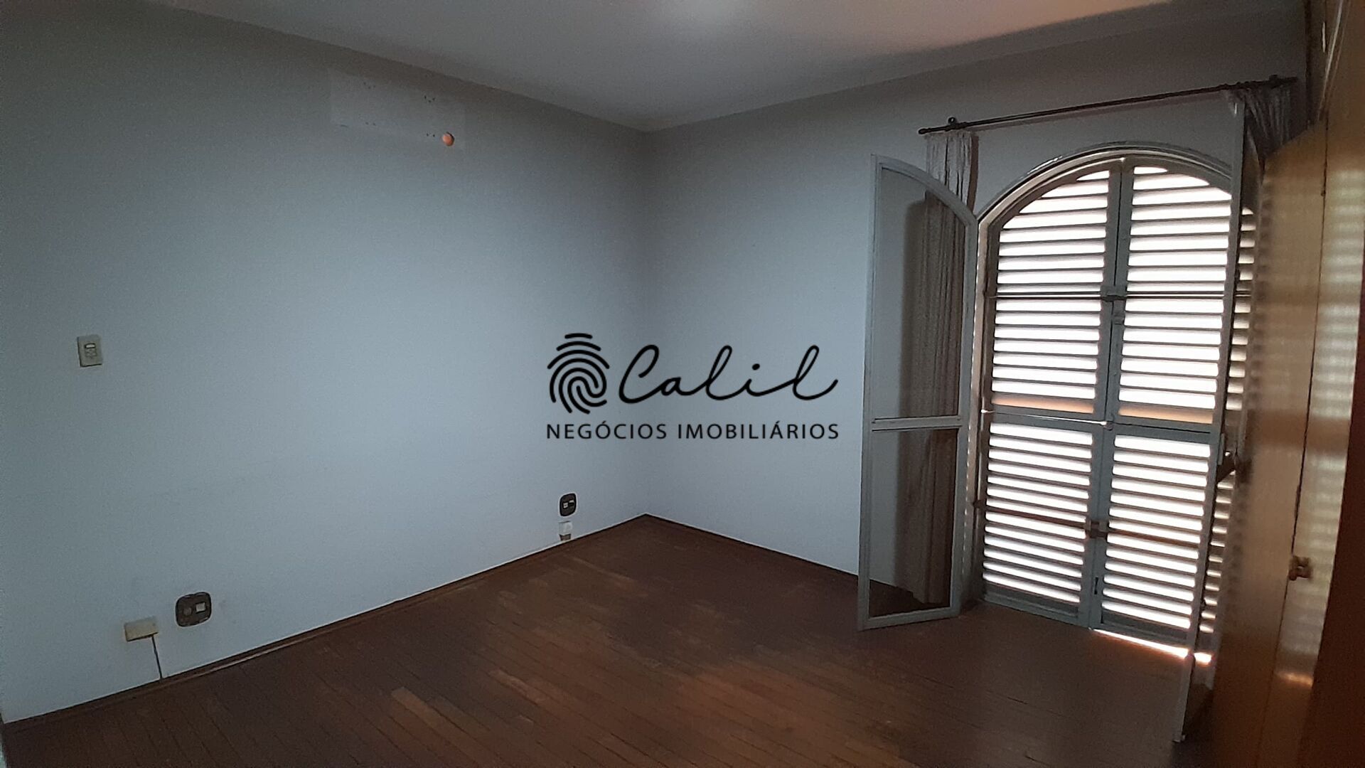 Casa para alugar com 5 quartos, 210m² - Foto 16