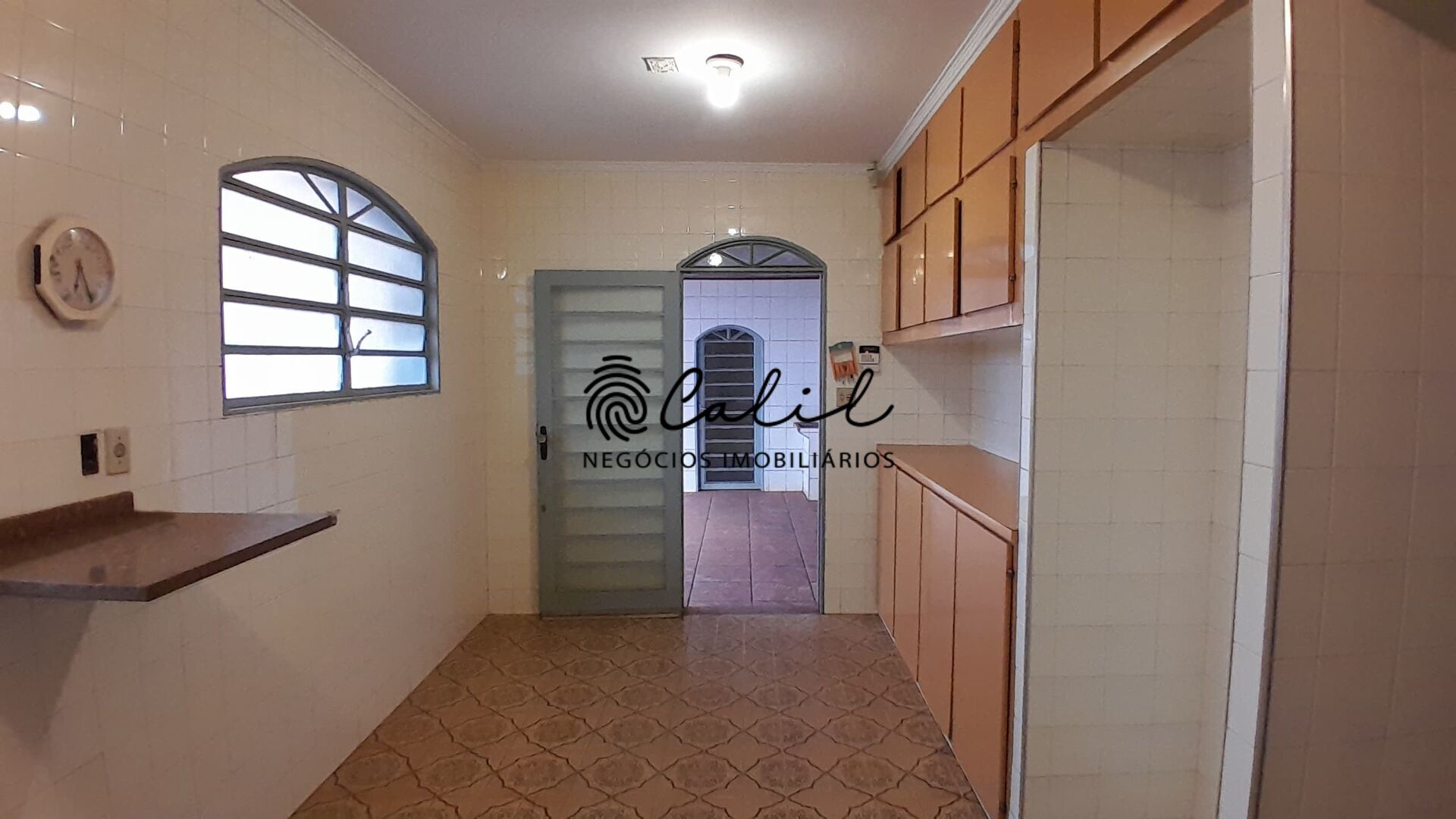 Casa para alugar com 5 quartos, 210m² - Foto 26