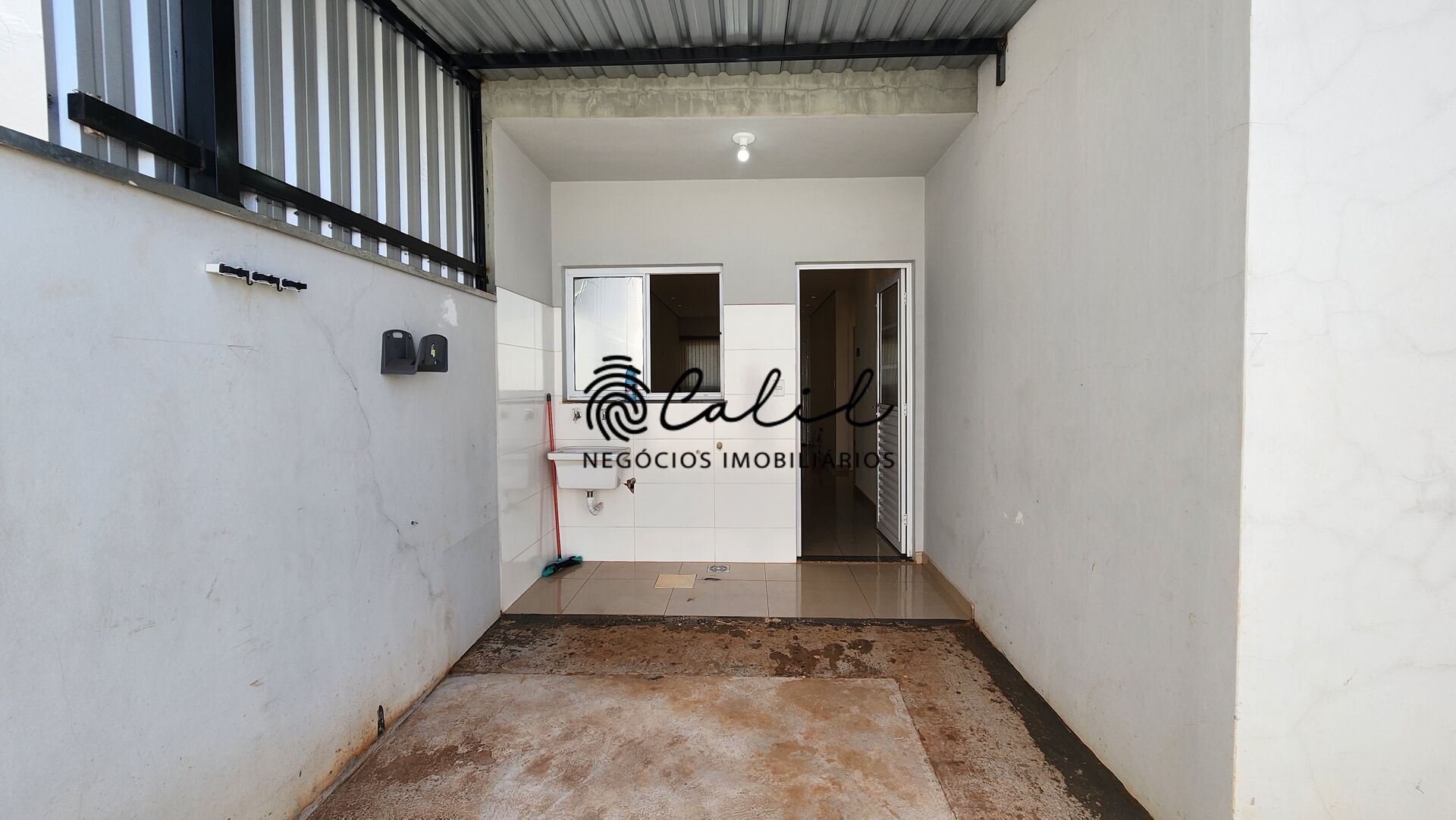 Casa à venda com 2 quartos, 64m² - Foto 15
