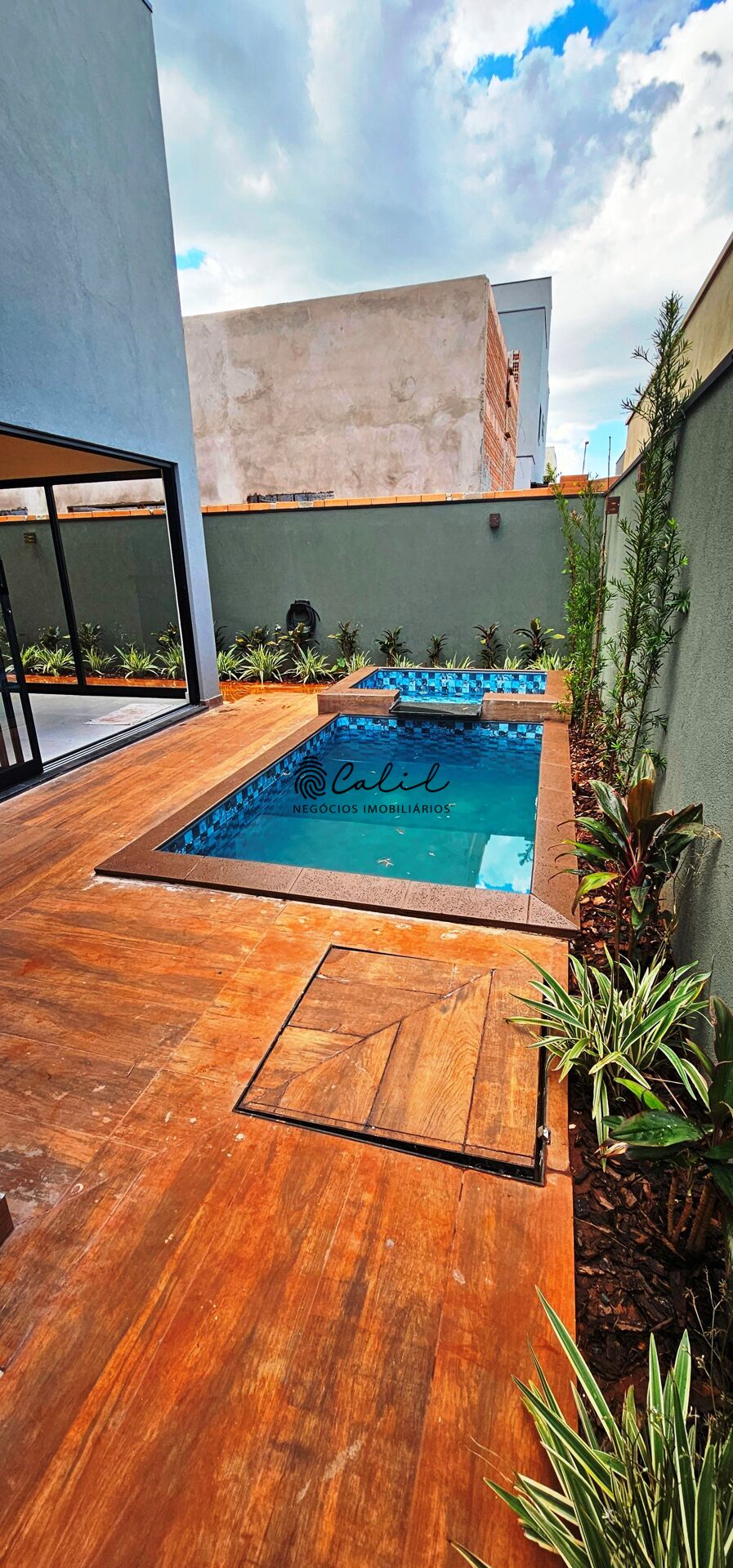 Casa de Condomínio à venda com 3 quartos, 169m² - Foto 1