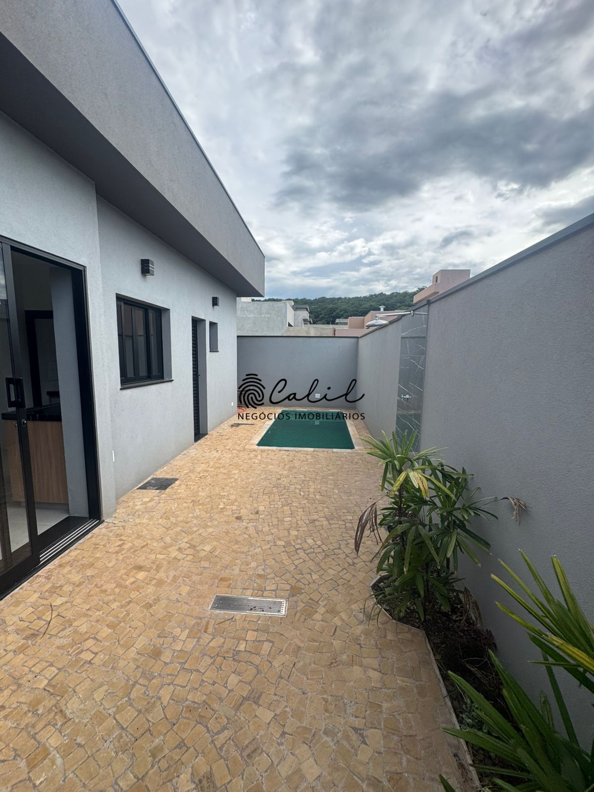 Casa de Condomínio à venda com 3 quartos, 150m² - Foto 1