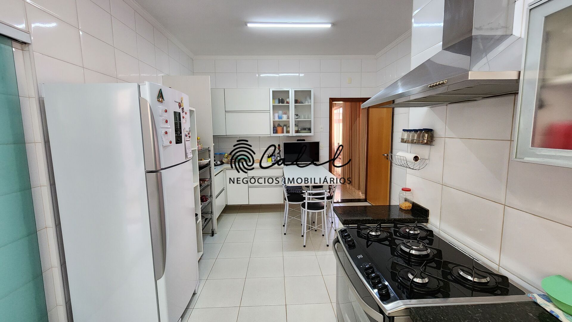 Casa de Condomínio à venda com 4 quartos, 410m² - Foto 23