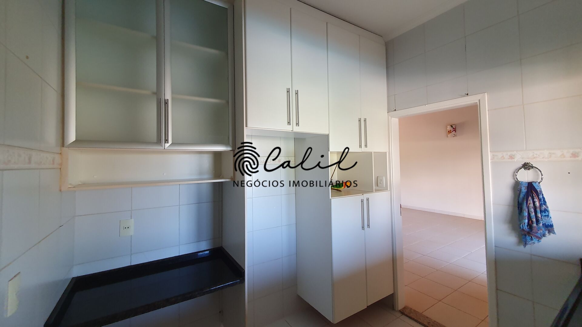 Casa de Condomínio à venda com 5 quartos, 300m² - Foto 6