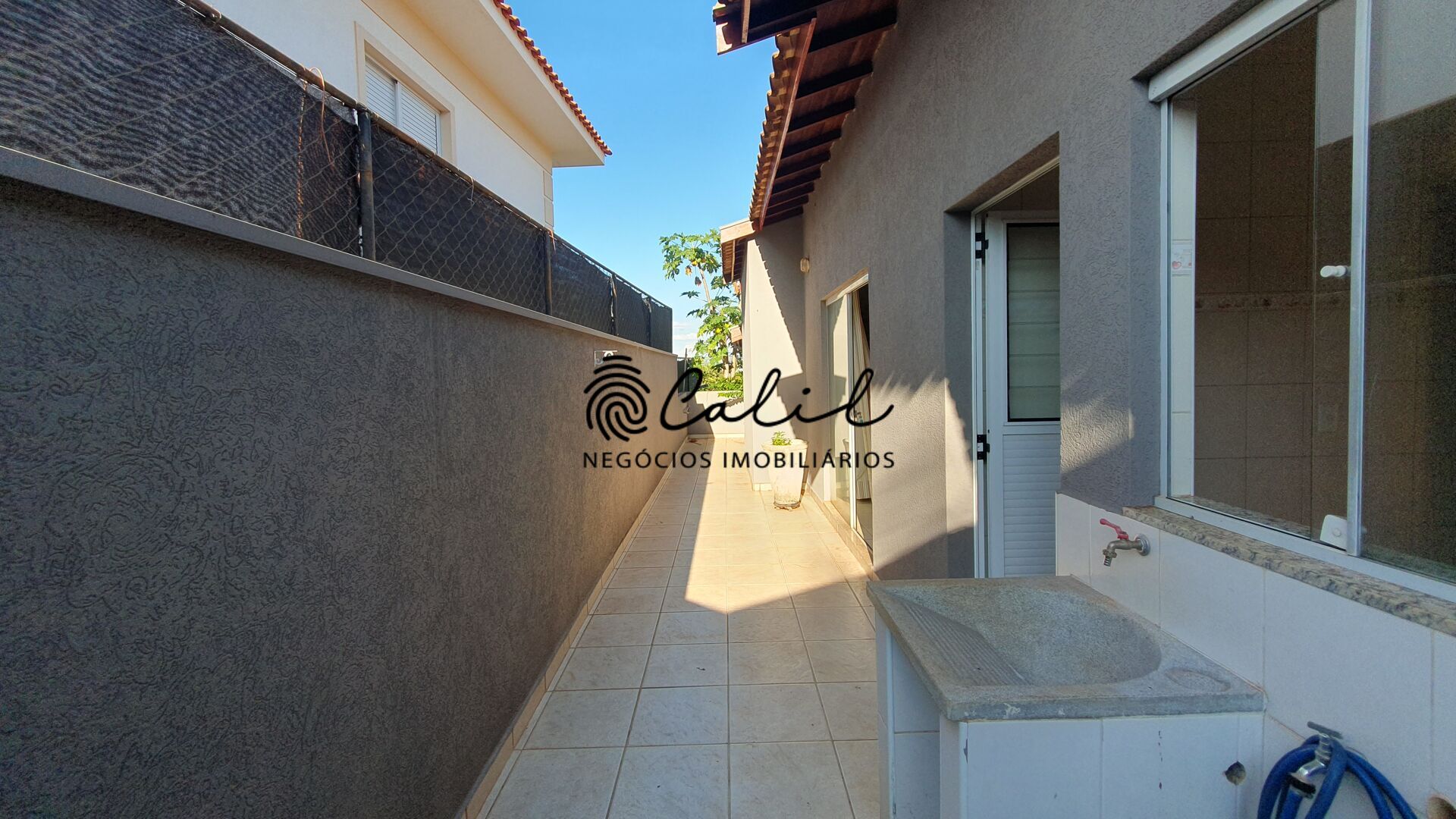 Casa de Condomínio à venda com 5 quartos, 300m² - Foto 29