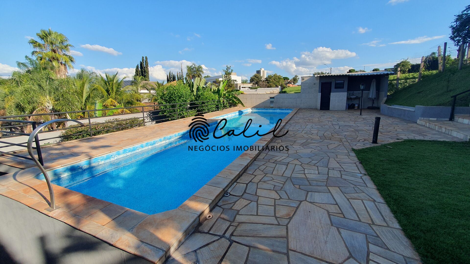 Casa de Condomínio à venda com 5 quartos, 300m² - Foto 9