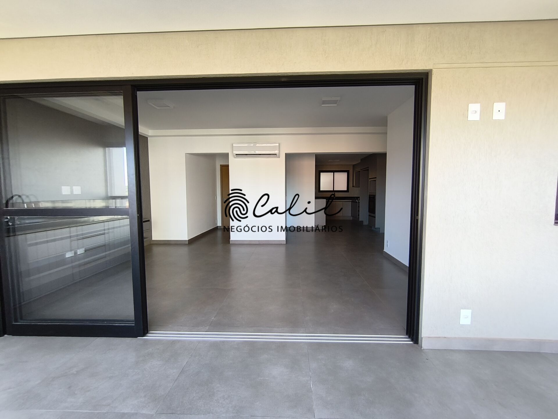 Apartamento para alugar com 4 quartos, 154m² - Foto 4