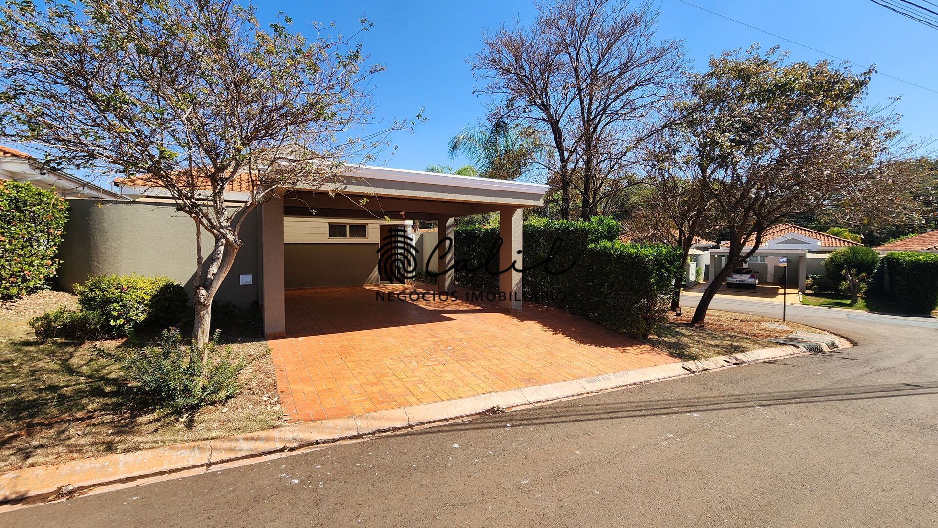 Casa de Condomínio para alugar com 3 quartos, 182m² - Foto 2
