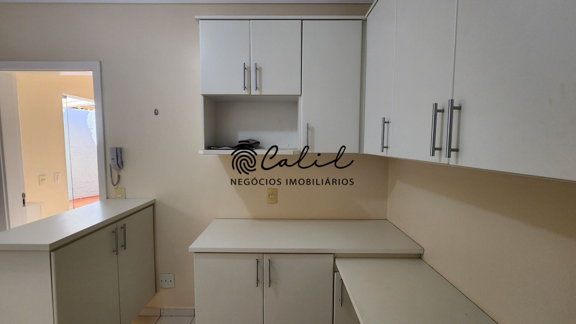 Casa de Condomínio para alugar com 3 quartos, 182m² - Foto 9