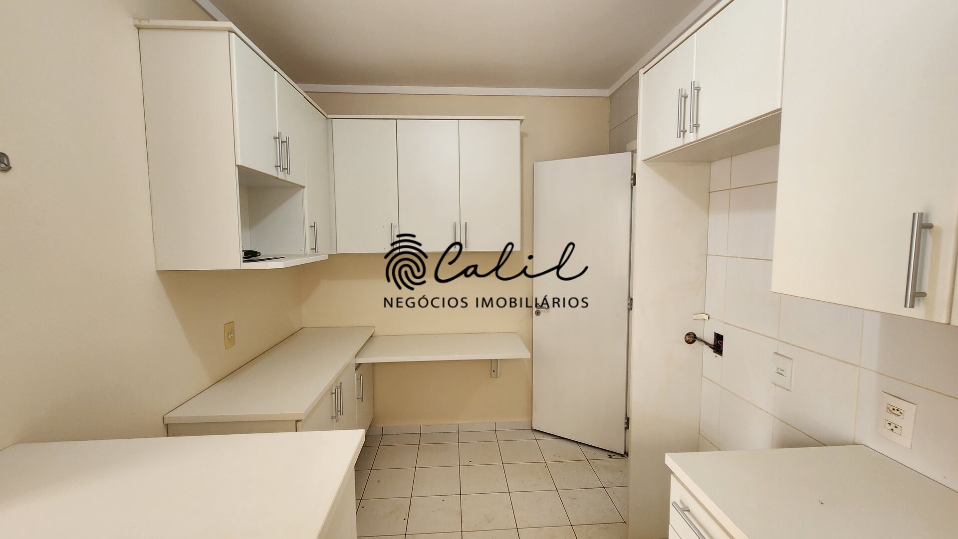 Casa de Condomínio para alugar com 3 quartos, 182m² - Foto 8