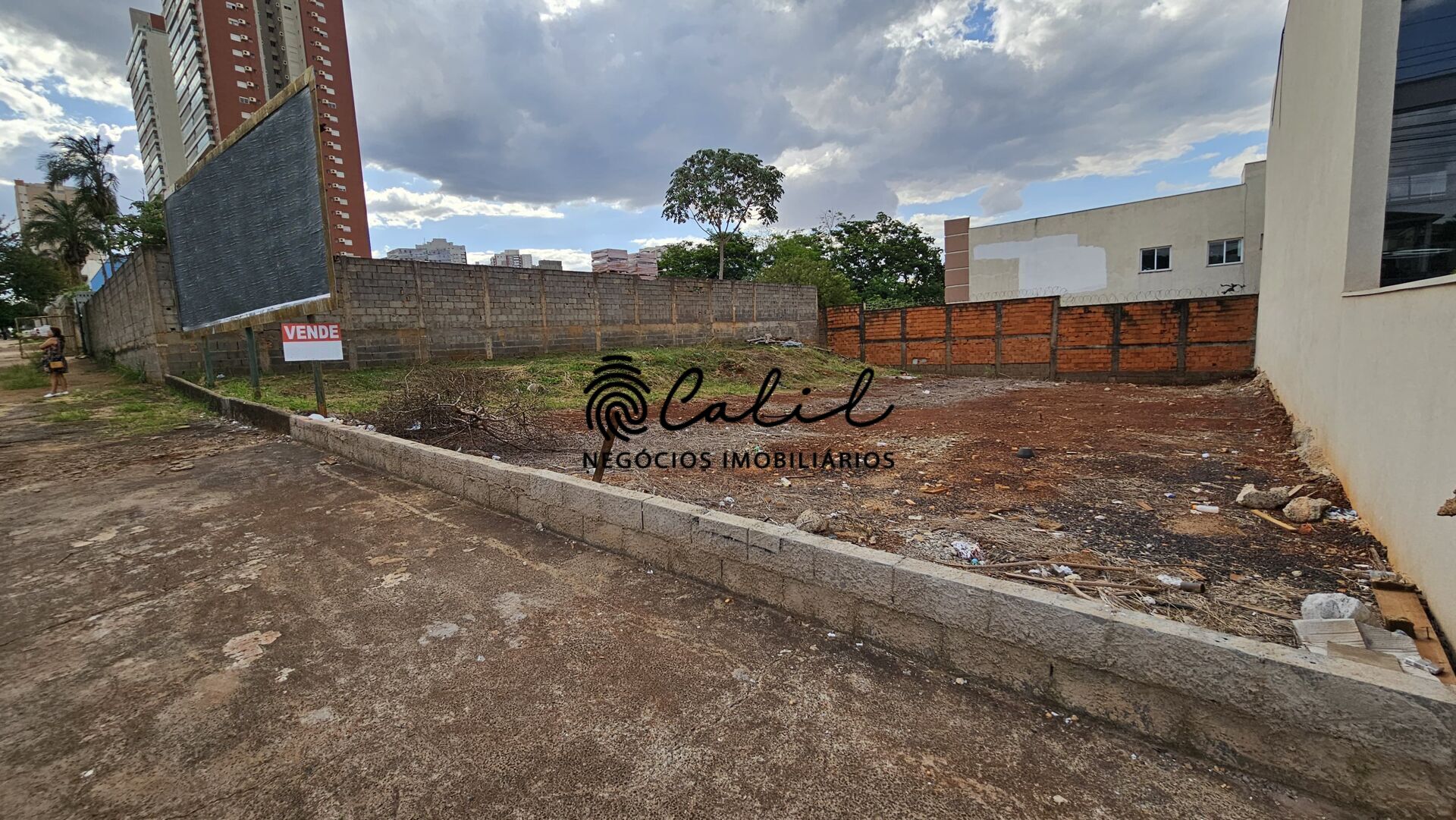 Terreno à venda, 300m² - Foto 1