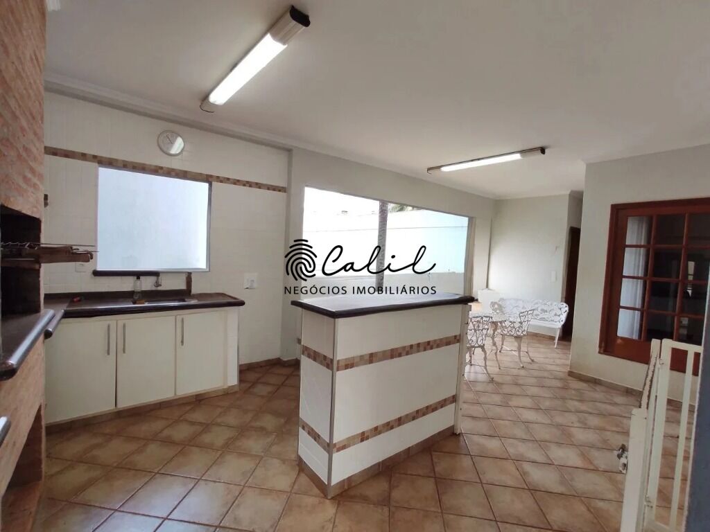 Casa à venda com 4 quartos, 360m² - Foto 2