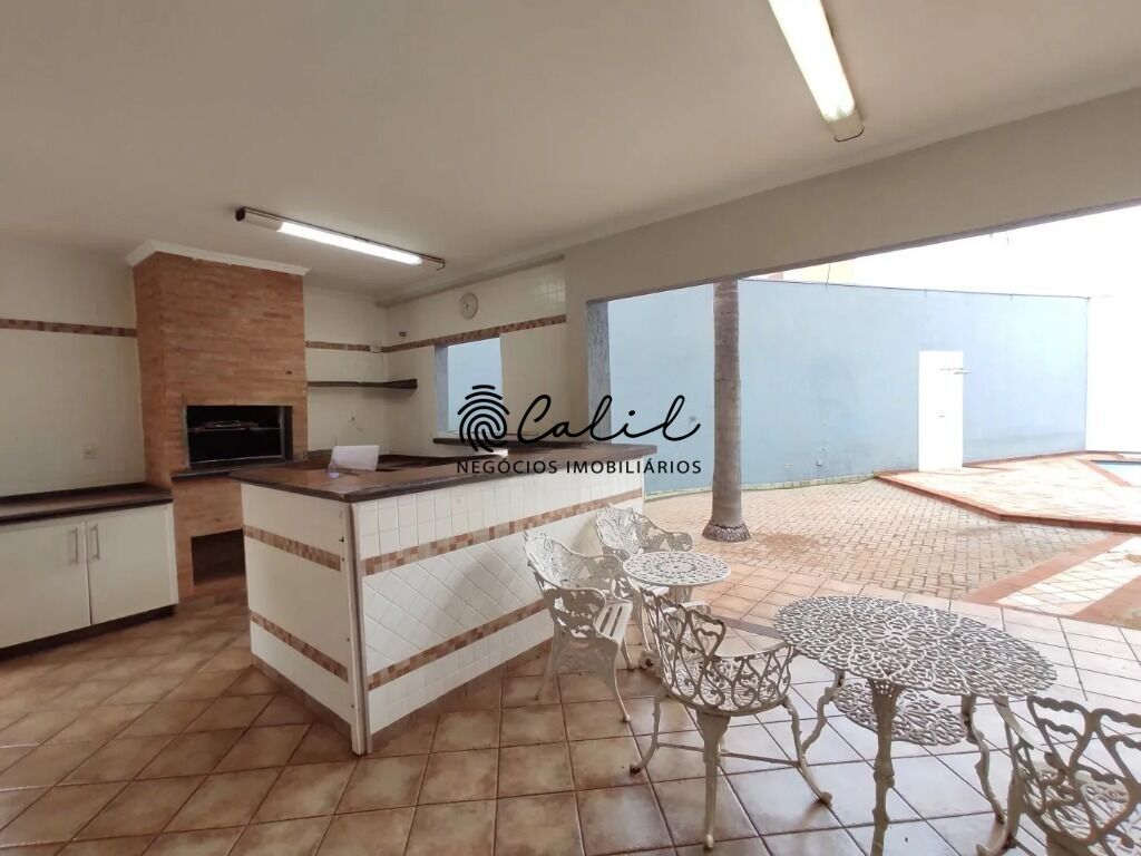 Casa à venda com 4 quartos, 360m² - Foto 1