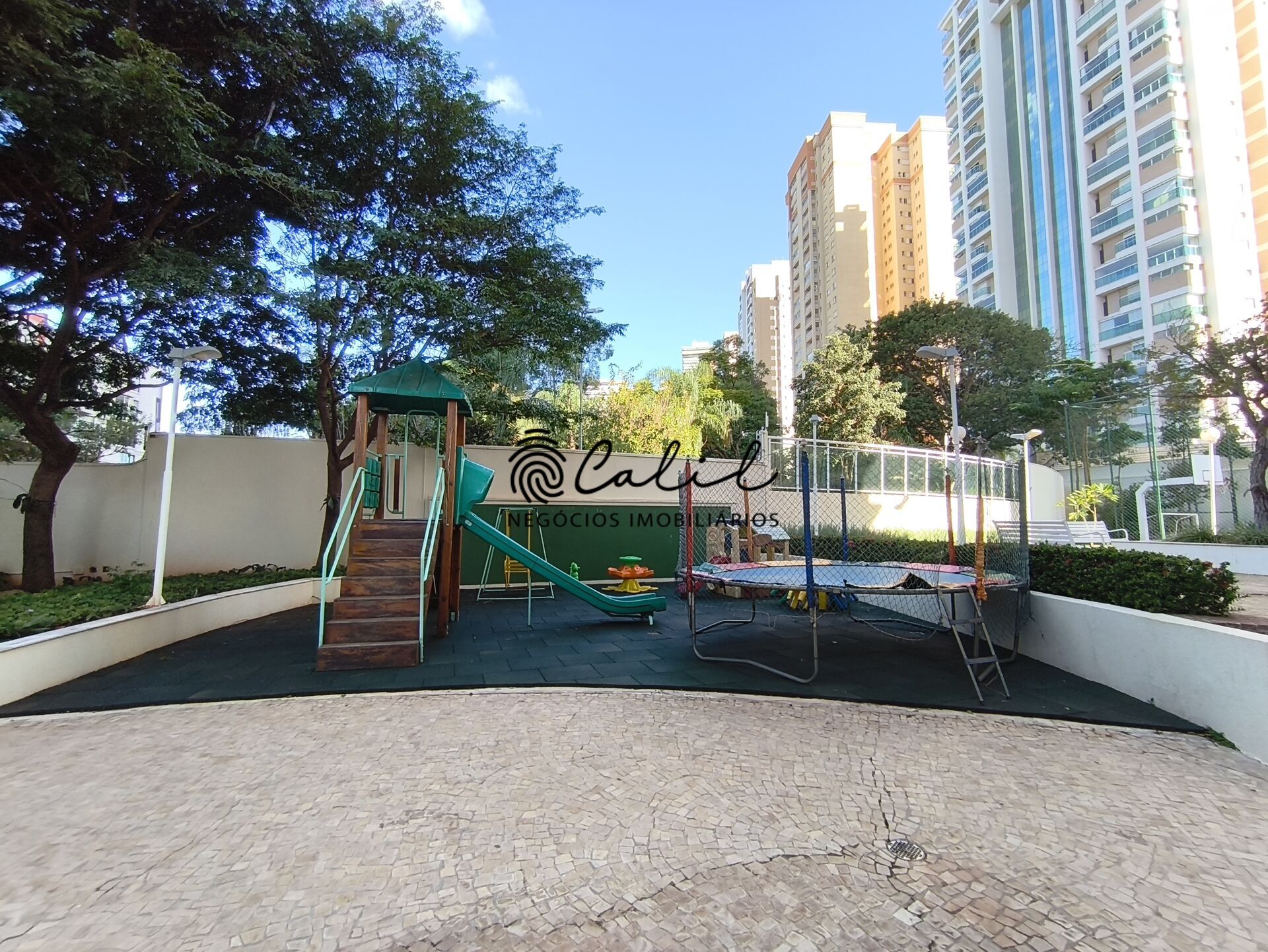 Apartamento para alugar com 3 quartos, 175m² - Foto 34