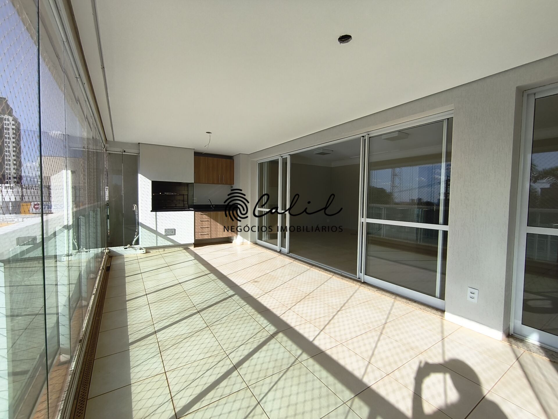 Apartamento para alugar com 3 quartos, 175m² - Foto 2