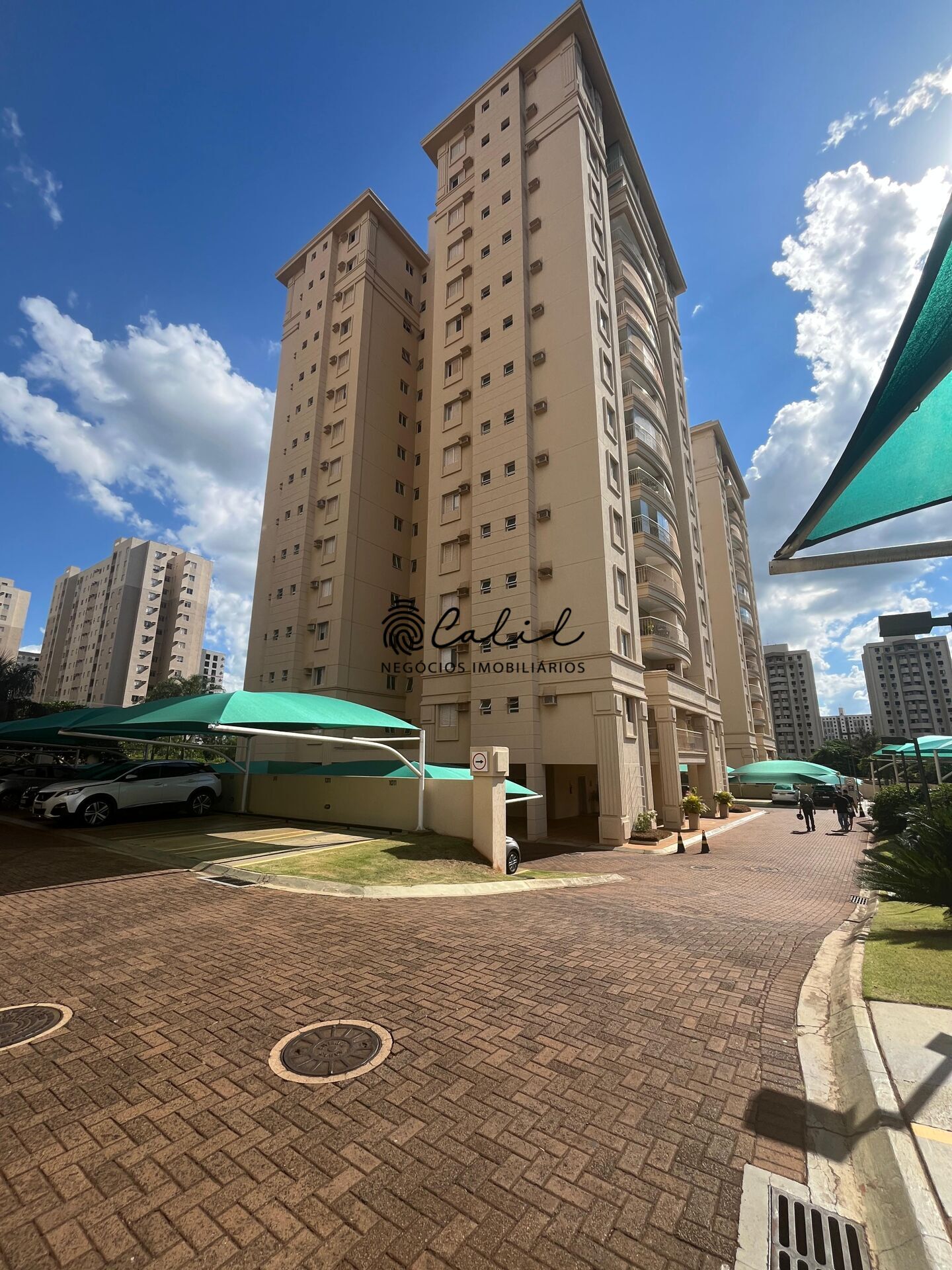 Apartamento à venda com 3 quartos, 103m² - Foto 1