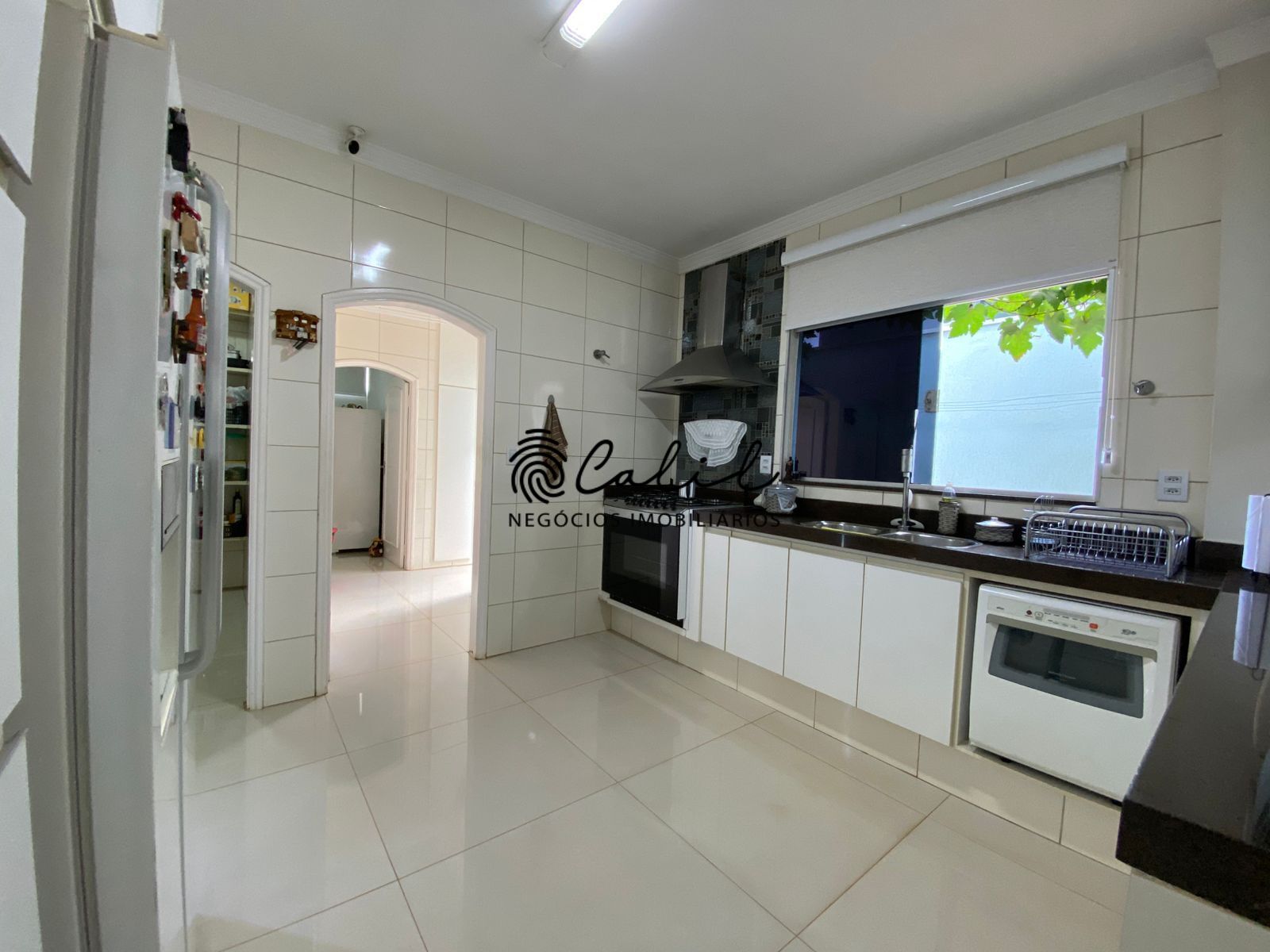 Casa à venda com 4 quartos, 354m² - Foto 11