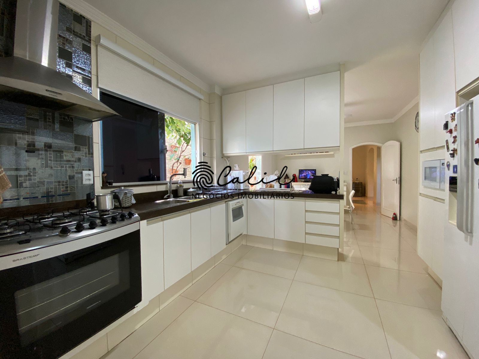 Casa à venda com 4 quartos, 354m² - Foto 12