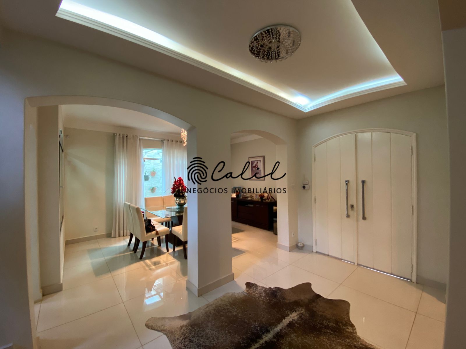 Casa à venda com 4 quartos, 354m² - Foto 4