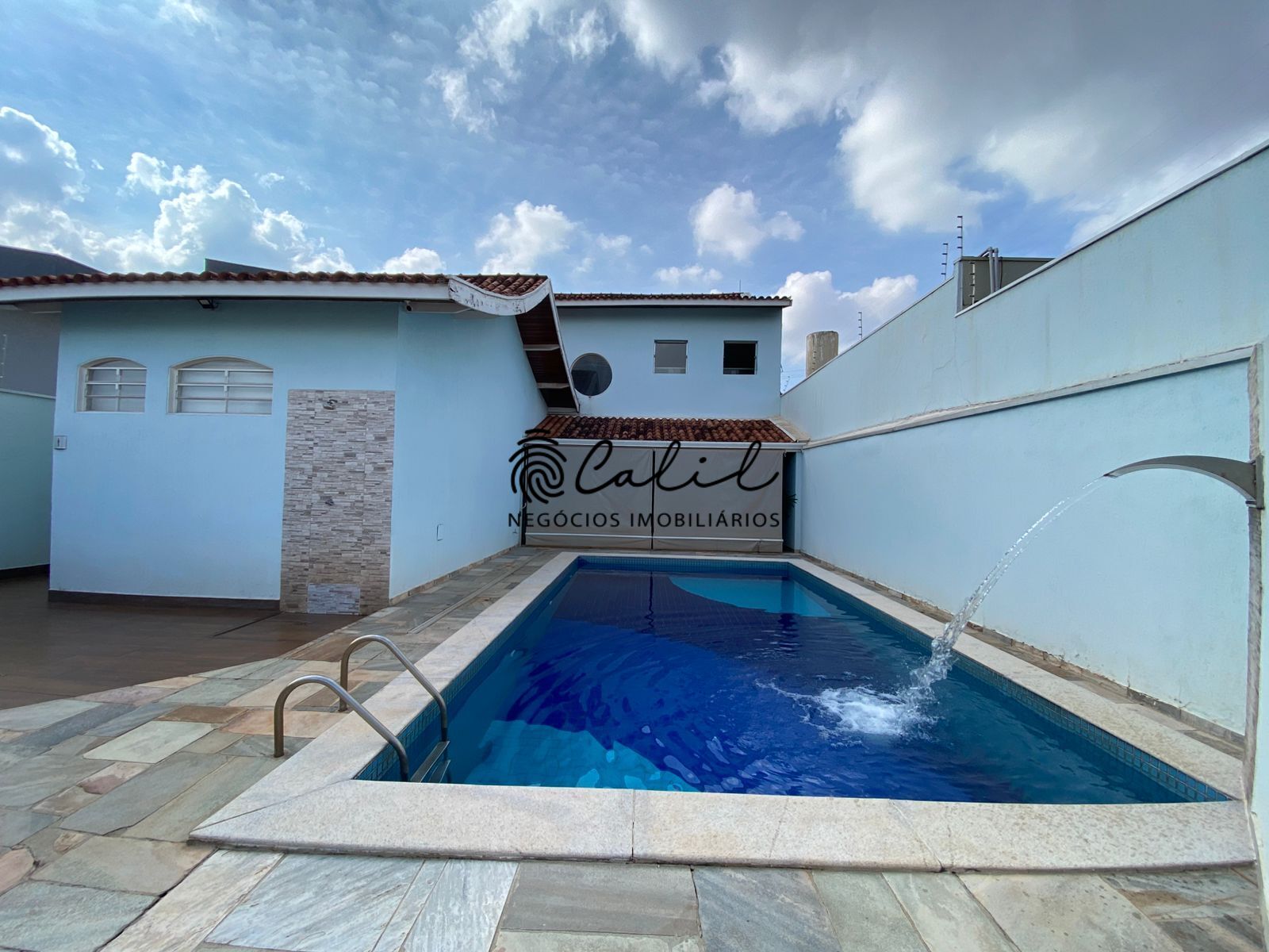 Casa à venda com 4 quartos, 354m² - Foto 16