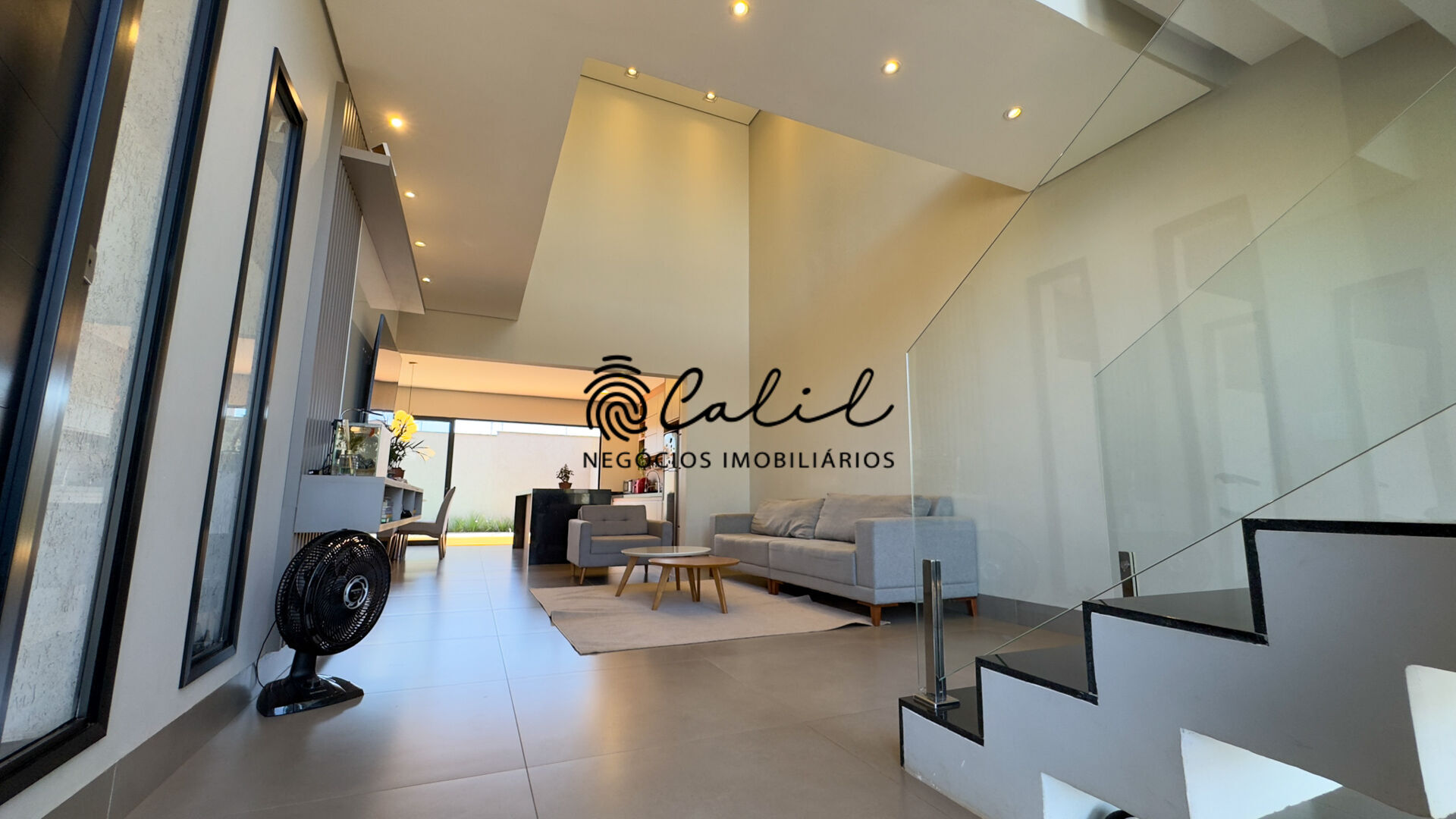 Casa de Condomínio à venda com 4 quartos, 226m² - Foto 3