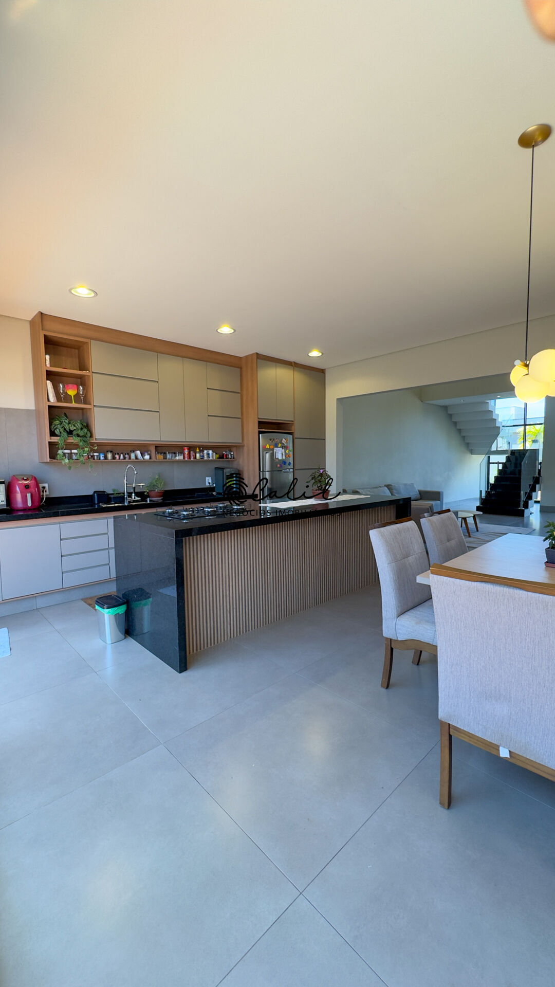 Casa de Condomínio à venda com 4 quartos, 226m² - Foto 8