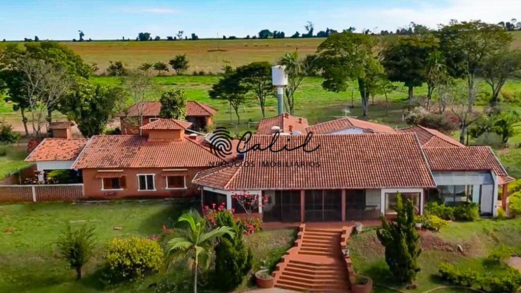 Fazenda à venda com 4 quartos, 1790000m² - Foto 1