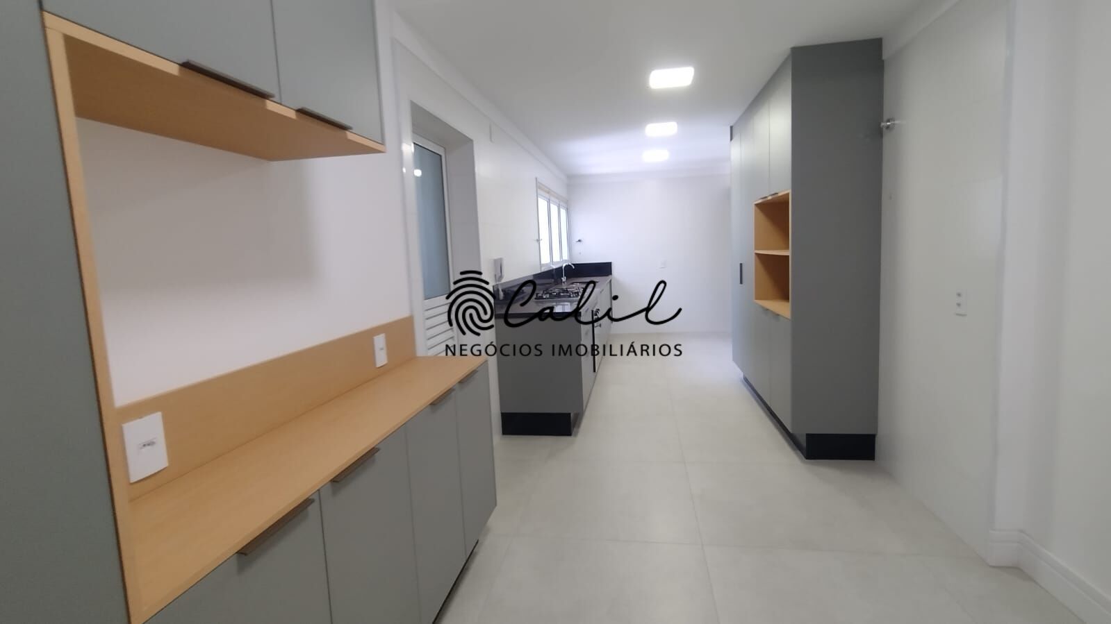 Apartamento para alugar com 3 quartos, 237m² - Foto 7