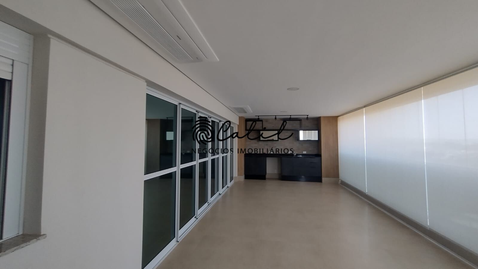 Apartamento para alugar com 3 quartos, 237m² - Foto 1