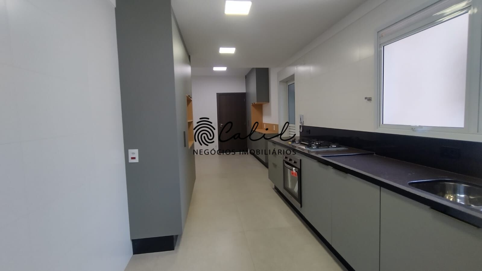 Apartamento para alugar com 3 quartos, 237m² - Foto 3