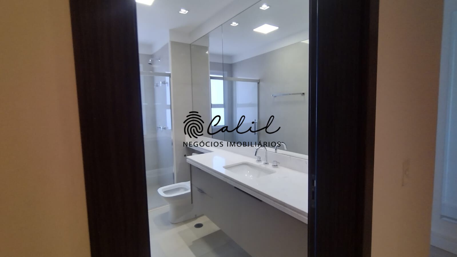 Apartamento para alugar com 3 quartos, 237m² - Foto 20
