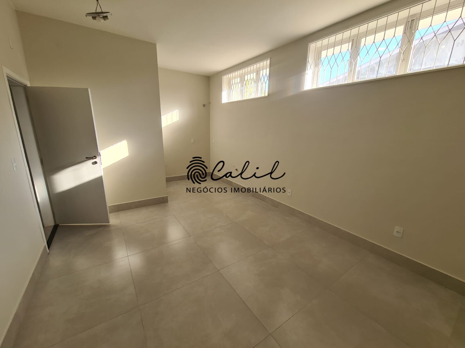 Casa à venda com 1 quarto, 320m² - Foto 12