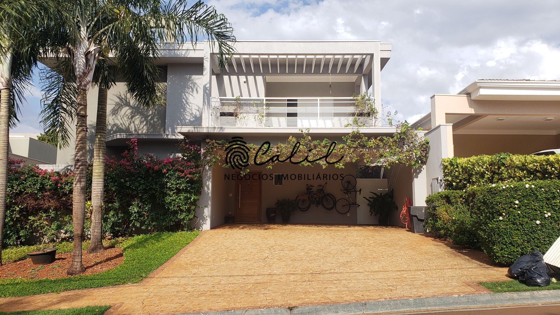 Casa de Condomínio à venda com 3 quartos, 416m² - Foto 1