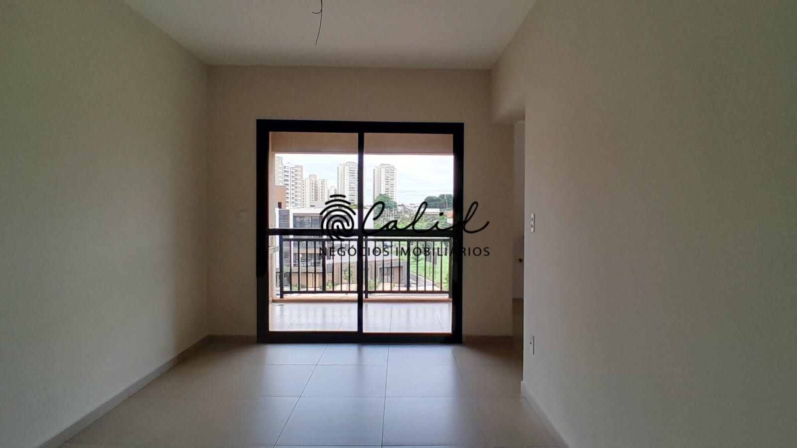 Apartamento à venda com 2 quartos, 77m² - Foto 3