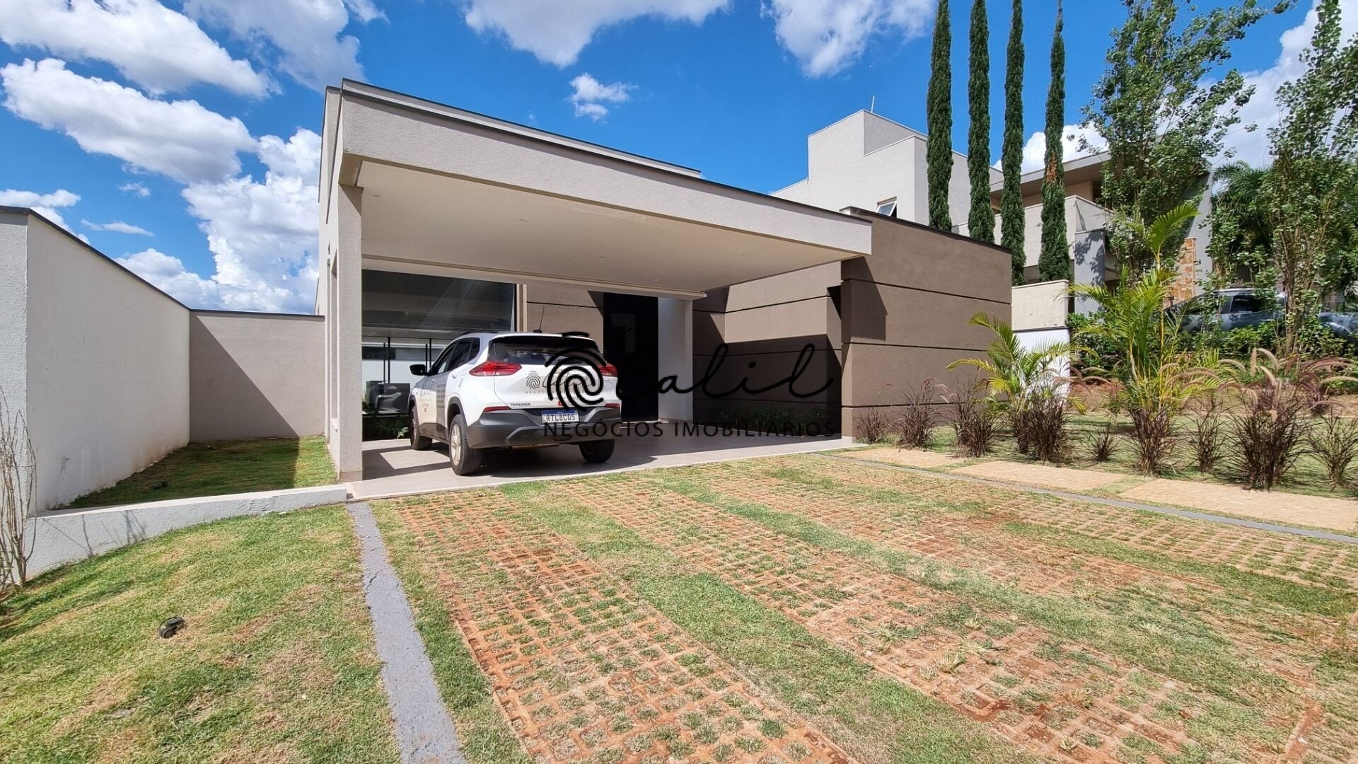 Casa de Condomínio à venda com 3 quartos, 273m² - Foto 1