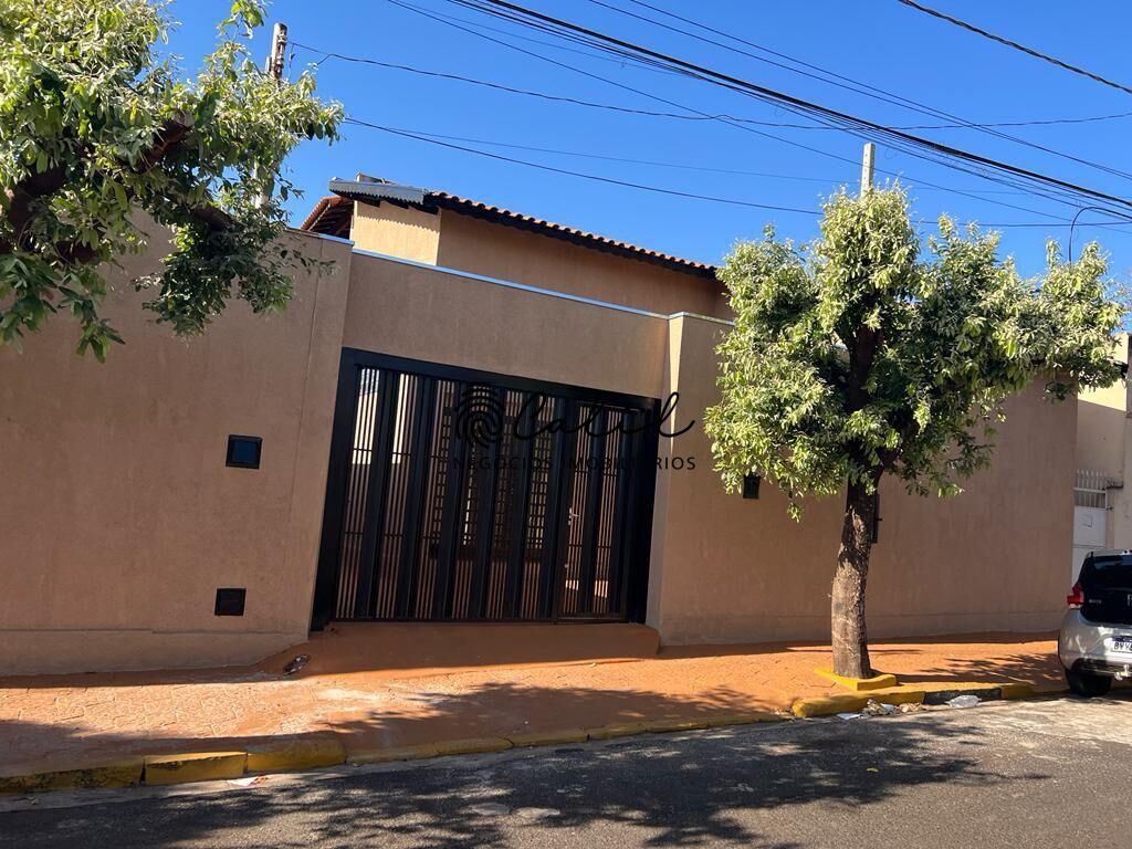 Casa à venda com 3 quartos, 146m² - Foto 2