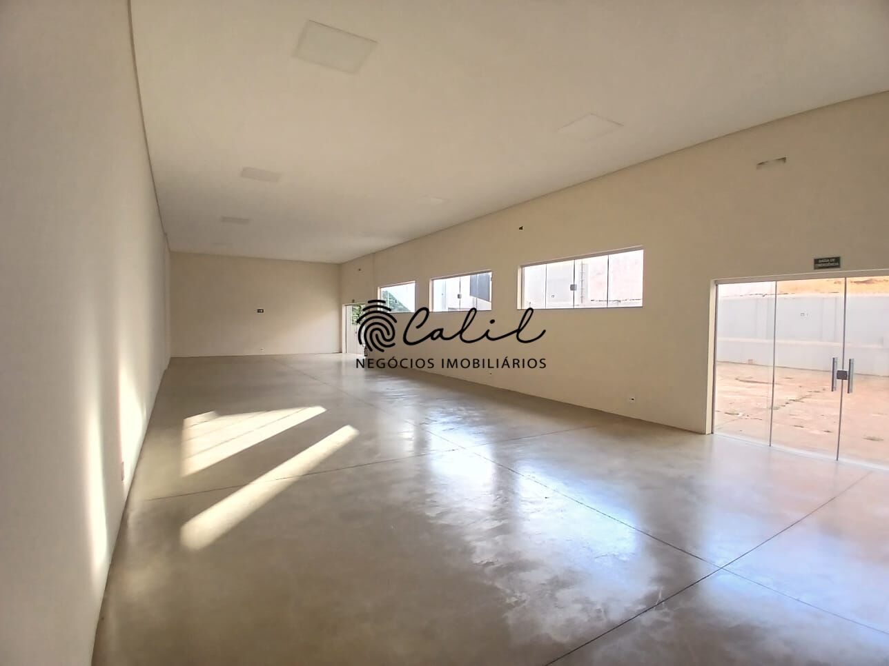 Loja-Salão, 200 m² - Foto 2