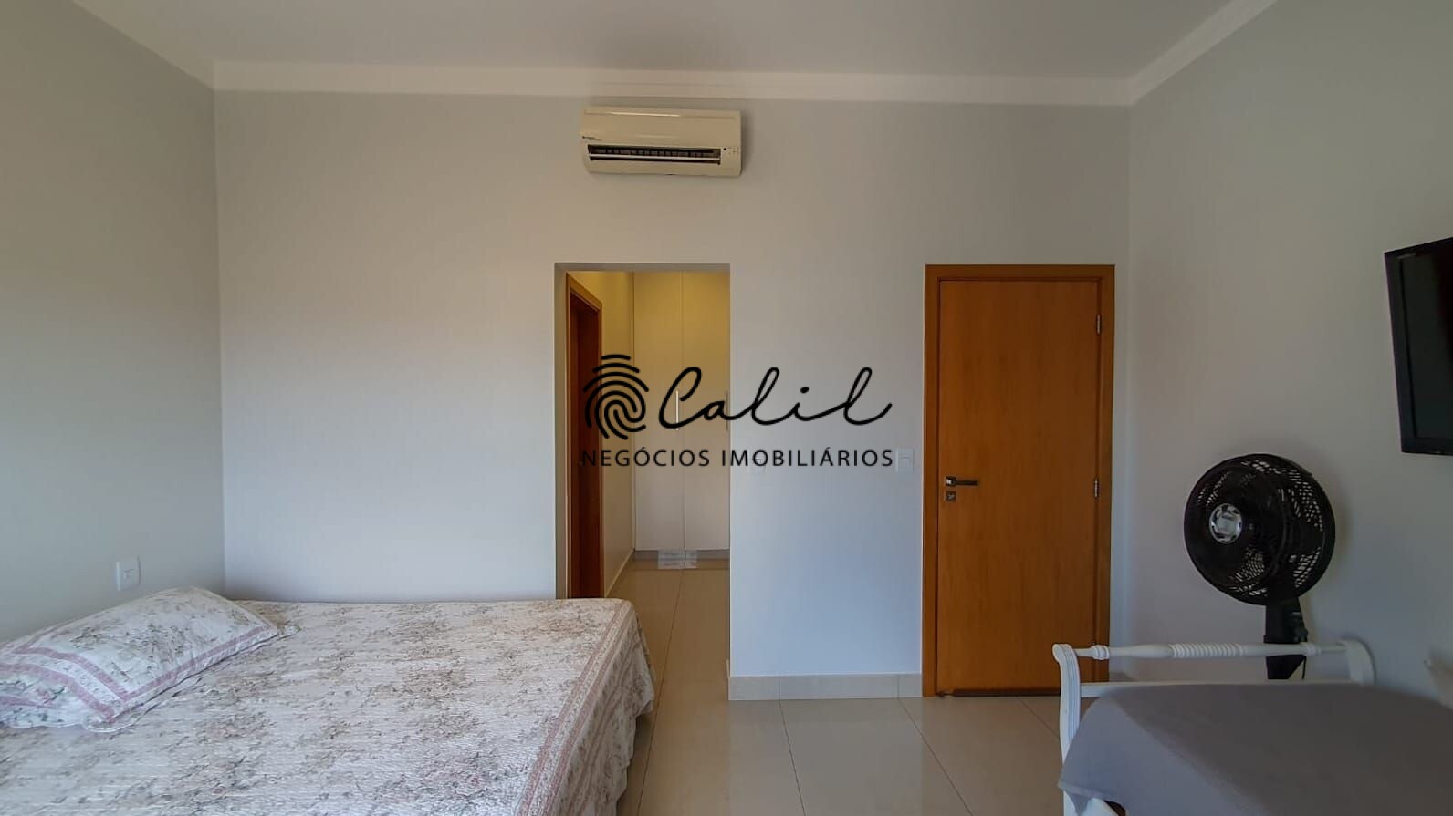 Casa à venda com 3 quartos, 330m² - Foto 5