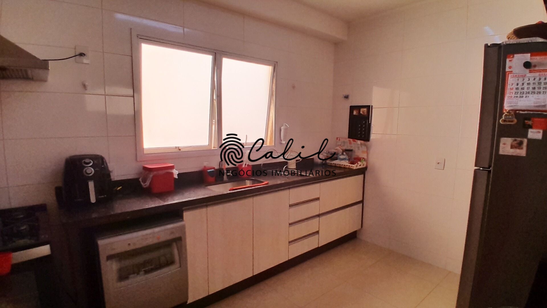 Apartamento à venda com 3 quartos, 135m² - Foto 9