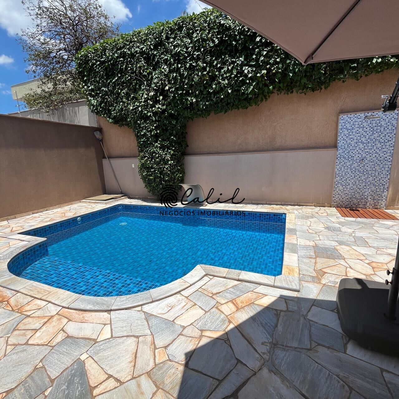 Casa, 4 quartos, 265 m² - Foto 38