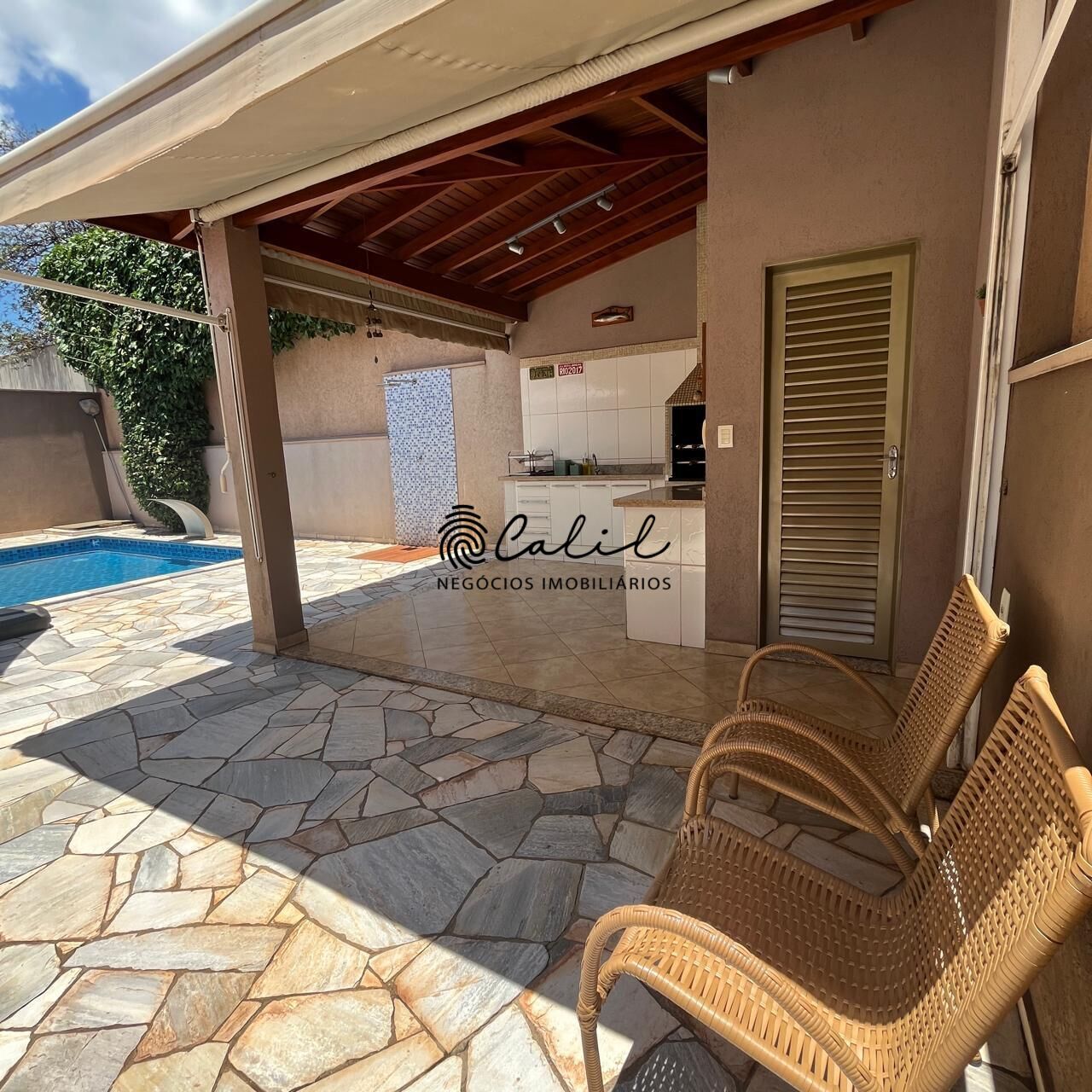 Casa, 4 quartos, 265 m² - Foto 33