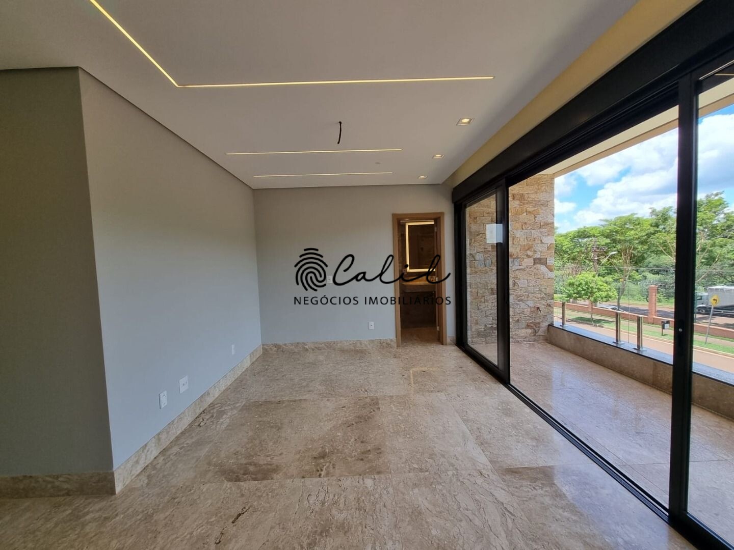 Casa de Condomínio à venda com 4 quartos, 398m² - Foto 3