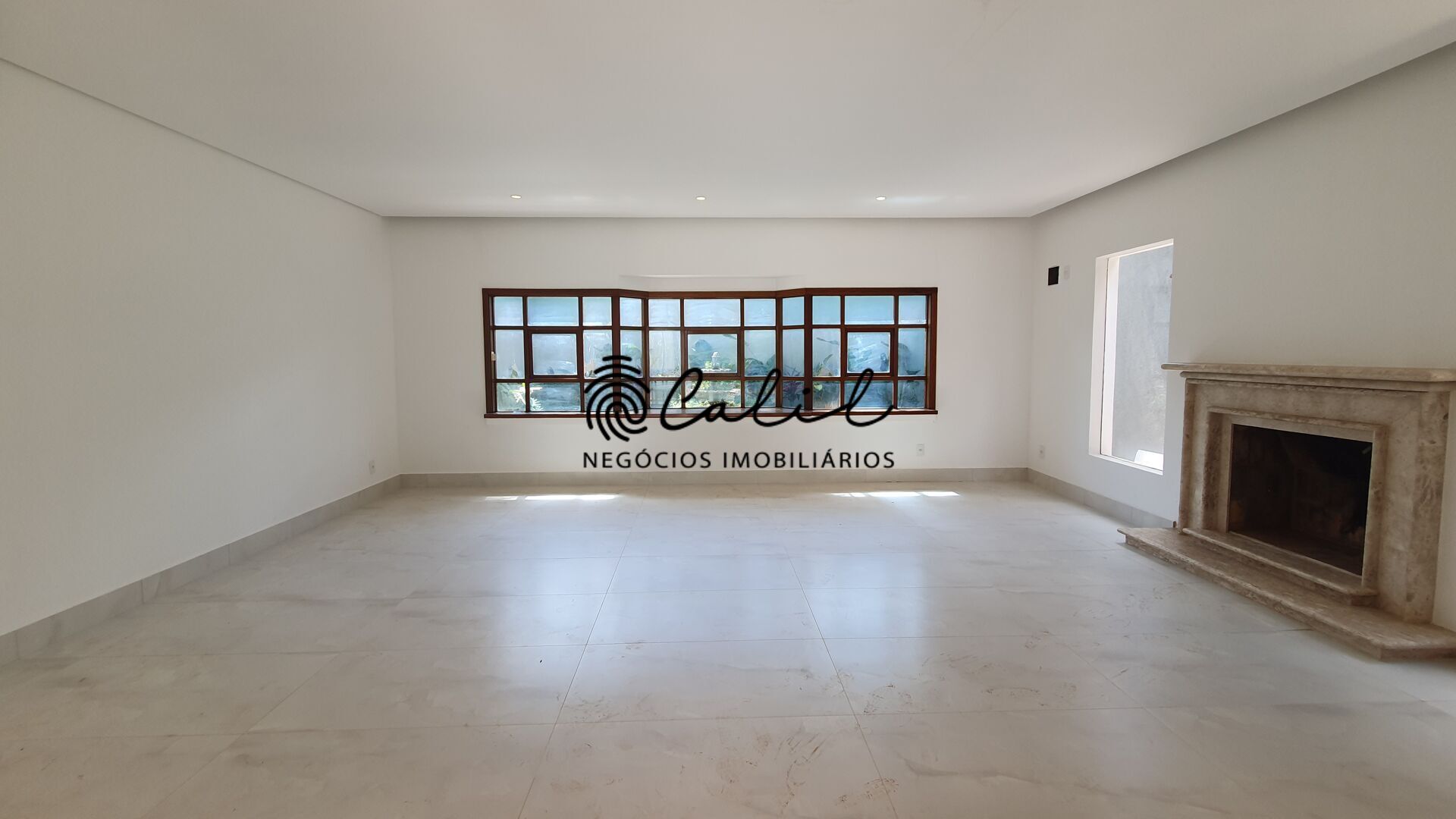 Casa para alugar com 4 quartos, 896m² - Foto 3