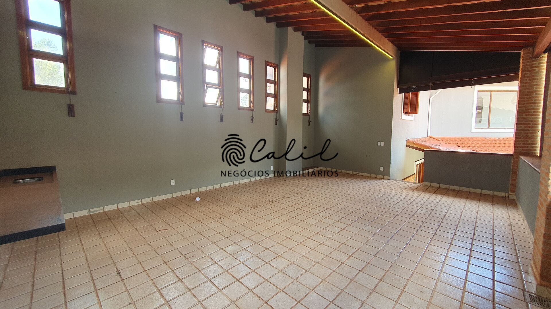 Casa para alugar com 4 quartos, 896m² - Foto 25