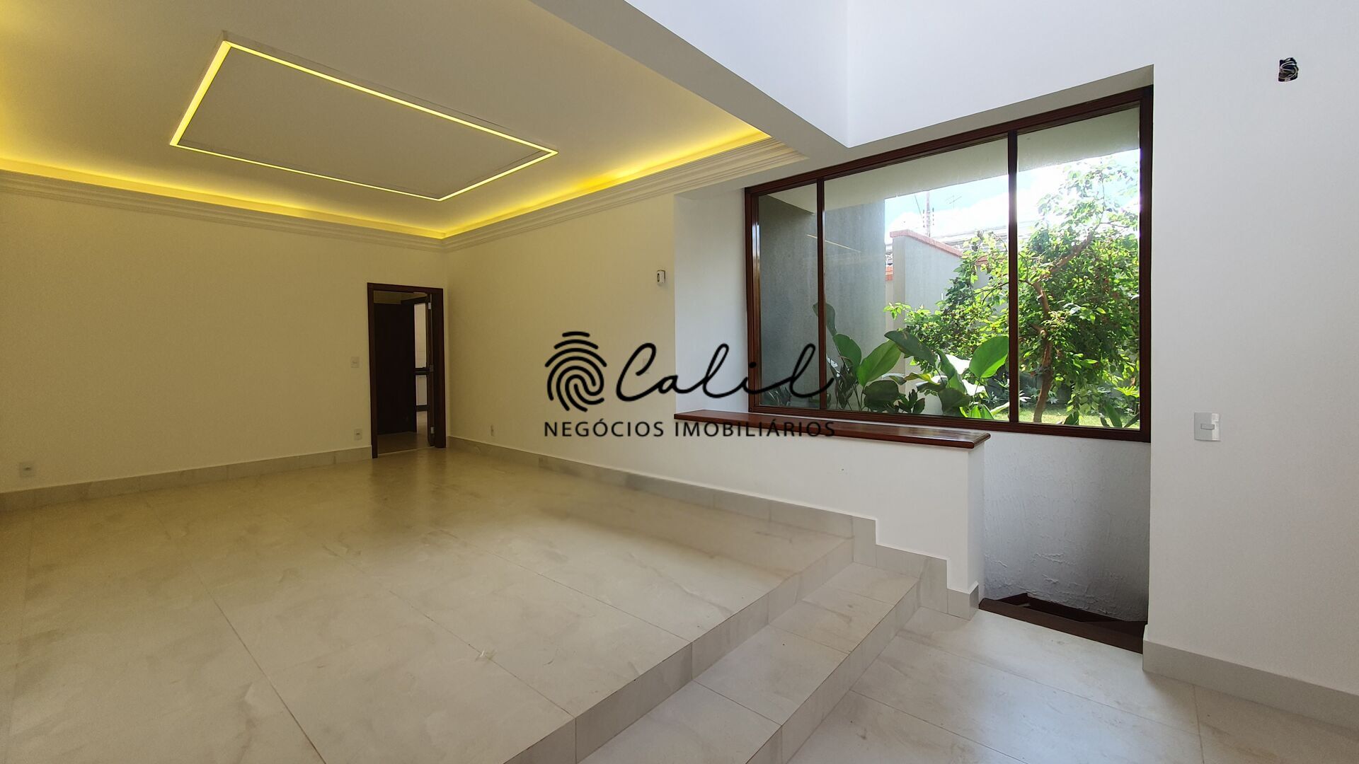 Casa para alugar com 4 quartos, 896m² - Foto 9