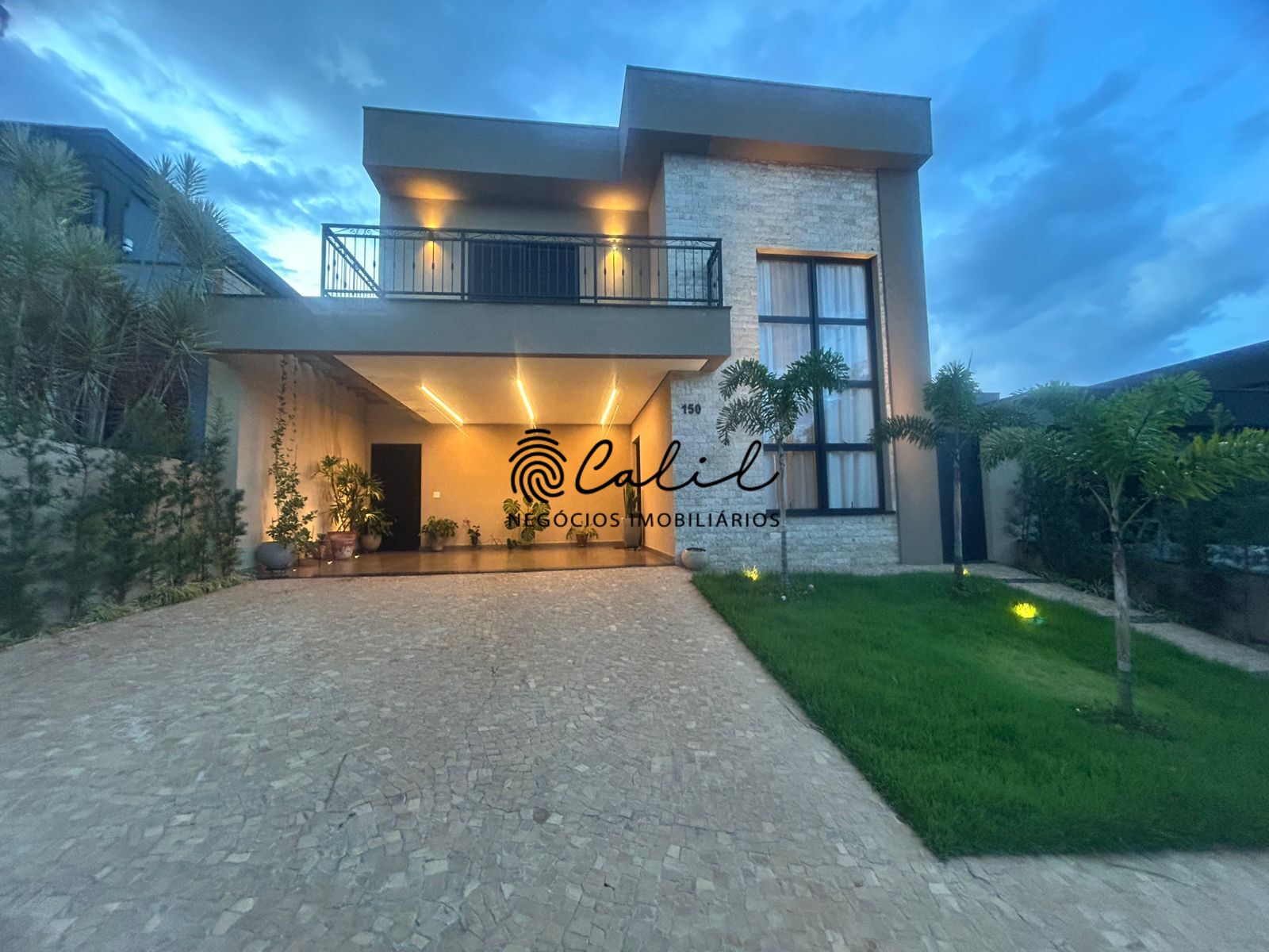 Sobrado à venda com 3 quartos, 194m² - Foto 1
