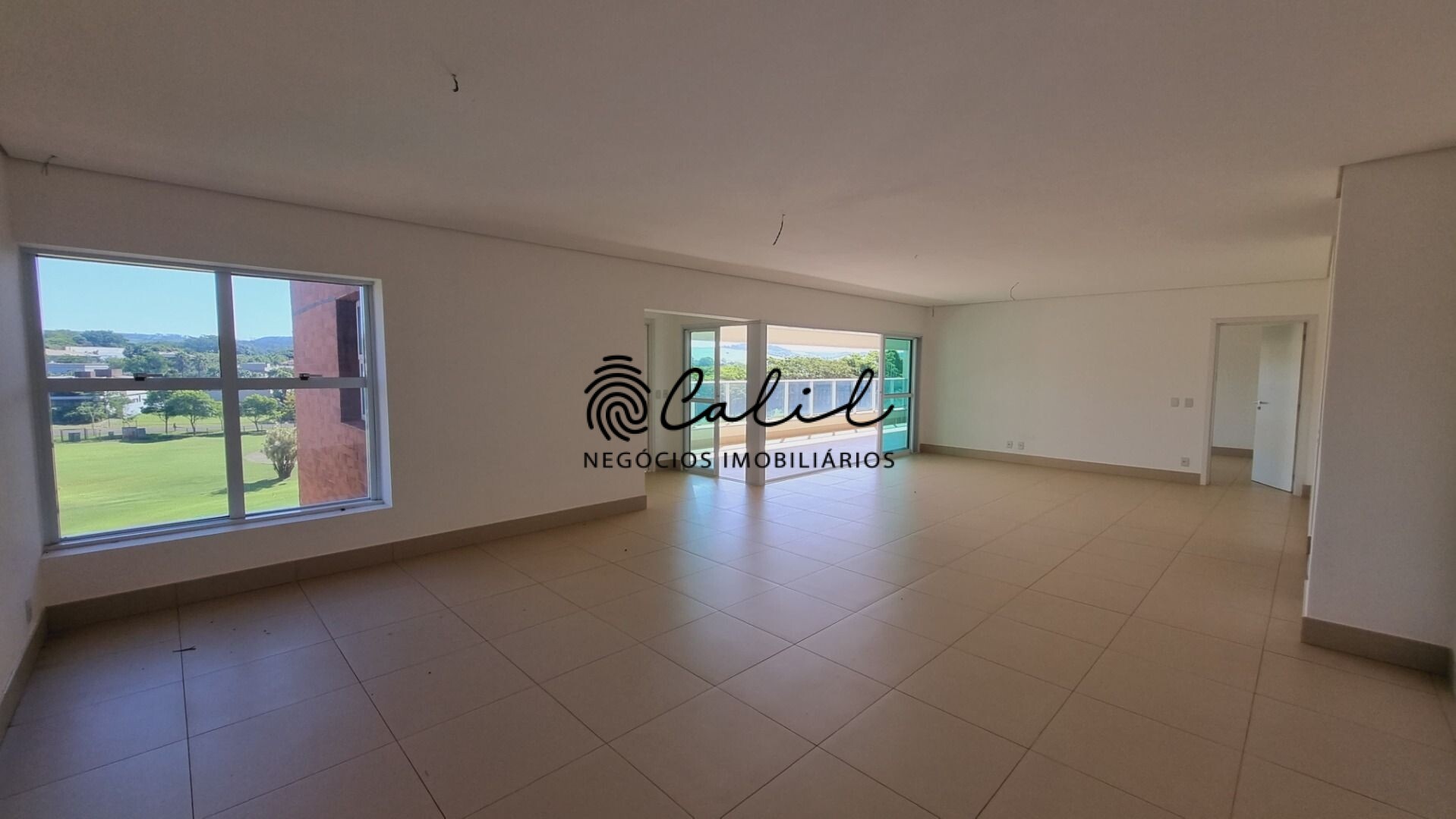 Apartamento à venda com 4 quartos, 381m² - Foto 1