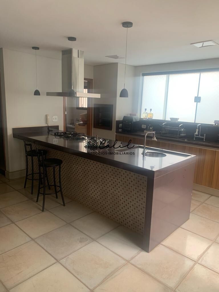 Cobertura, 3 quartos, 217 m² - Foto 4