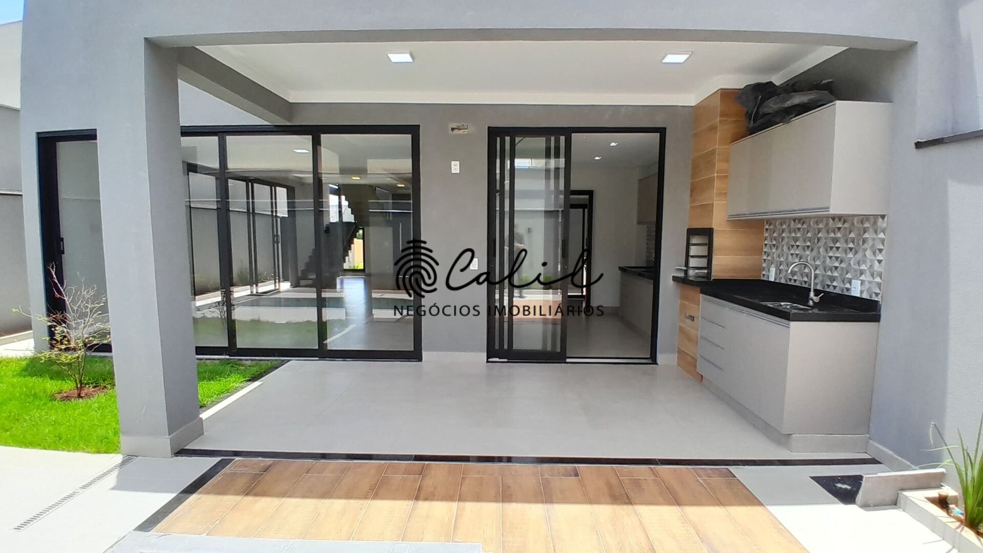 Casa de Condomínio à venda com 3 quartos, 215m² - Foto 17