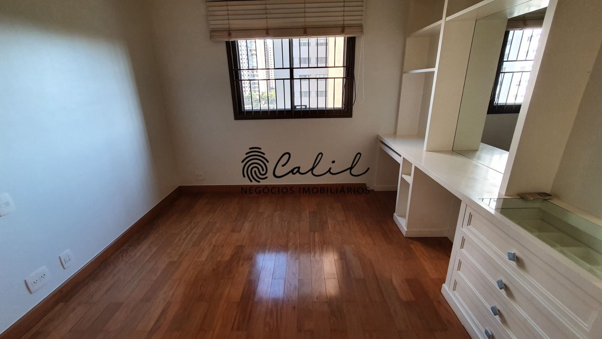 Apartamento à venda com 4 quartos, 336m² - Foto 4