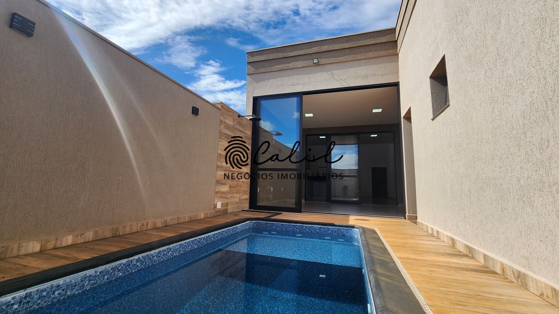 Casa de Condomínio à venda com 3 quartos, 273m² - Foto 1